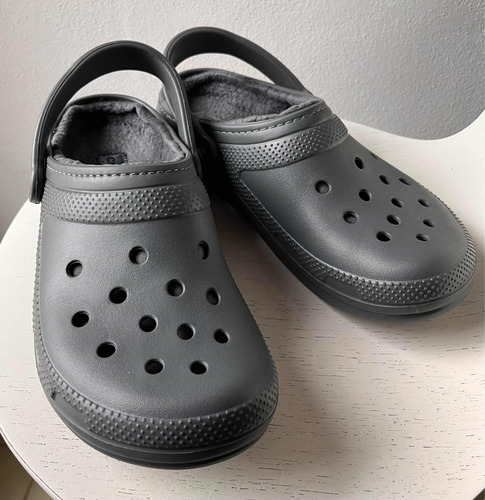 Crocs Originales Modelo Classic Con Corderito.