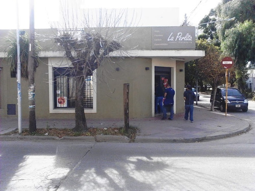 Local En Alquiler En Barrio Las Flores/san Fernando En Córdoba Capital. Ex-panadería