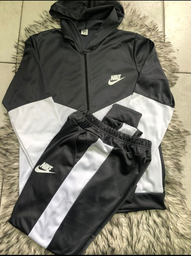 Conjunto Deportivo Nike