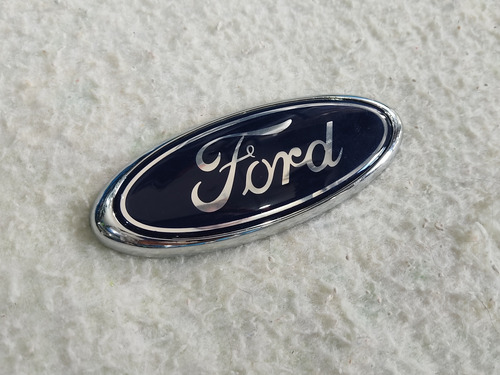 Emblema Logo Insignia Ford Fiesta Move 2011 2012 2013 Foto 2