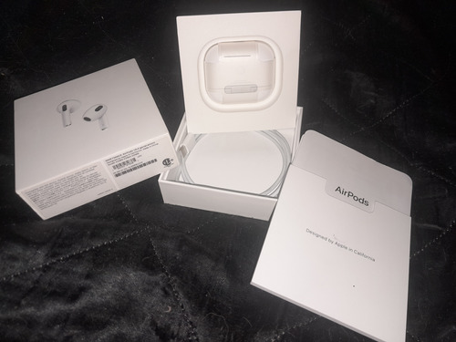 AirPods 3° Generación Con Estuche De Carga Lightning