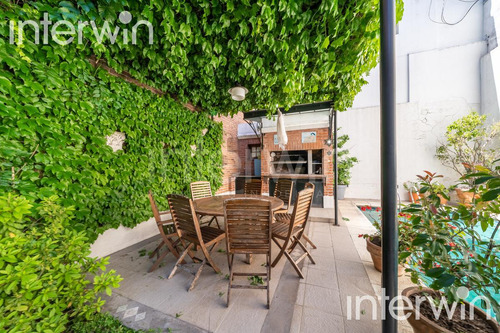 Casa - 5 Ambientes Con 2 Cocheras - Jardín - Piscina - Parrilla - Villa Devoto - Venta