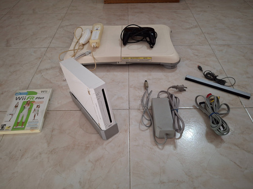 Nintendo Wii + Control Clásico + Wii Balance Board Y Wii Fit