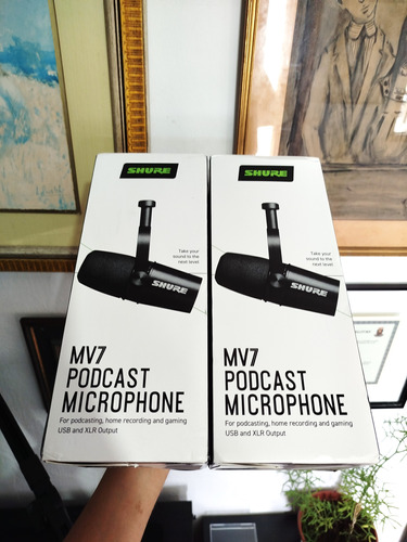 Kit 2x Microfones Shure Mv7 Dinâmico  