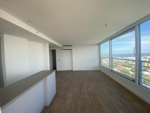 Venta Apartamento En Edificio Joy Montevideo, 3 Dormitorios, 3 Baños, Terraza. - Imagen 3