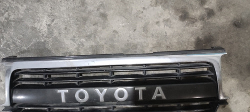 Parrilla Toyota Autana Burbuja Original B1 Foto 5