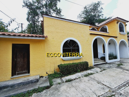 Vendo Belleza Y Amplia Casa, 4 Dormitorios, Excelente Ubicación, Sector De Alta Plusvalia - Imagen 2