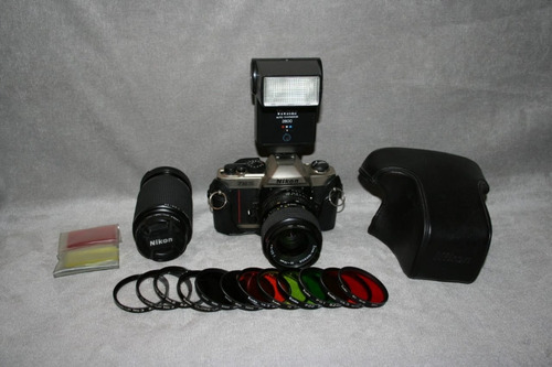 Cámara Fotográfica Nikon Fm10 + Lentes + Filtros + Flash