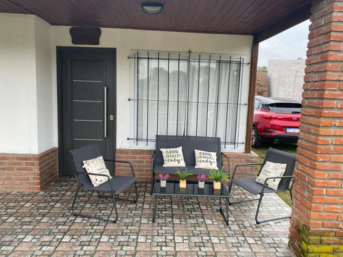 Casa En Venta - 2 Dormitorios 1 Baño - Cochera - 420mts2 - Mar Del Plata - Imagen 4