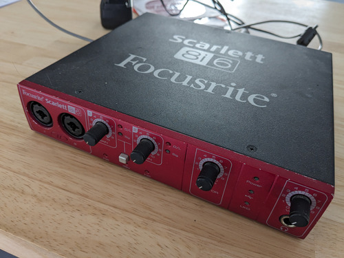 Interfaz De Audio Usb Focusrite Scarlett 8i6 1ra Generation