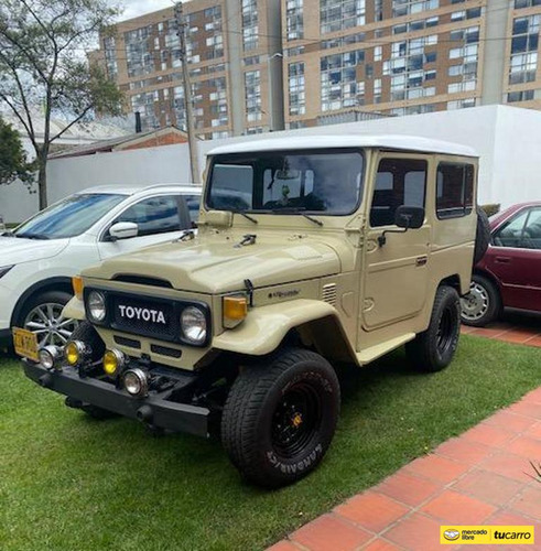 Toyota Land Cruiser Fj40