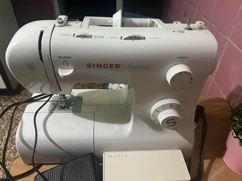 Máquina De Coser Overlock Singer