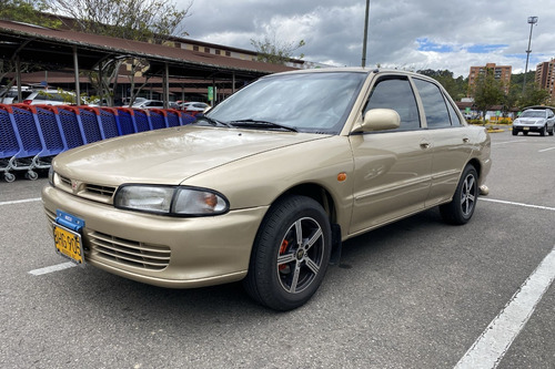 Mitsubishi Lancer Gl