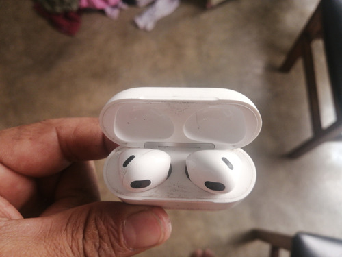 Apple AirPods Tercera Generación Con Estuche De Carga