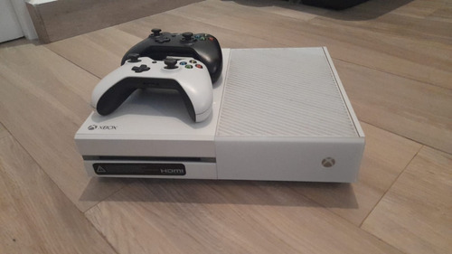 Xbox One 500 Gb Blanco + 2 Controles + 5 Juegos Físicos