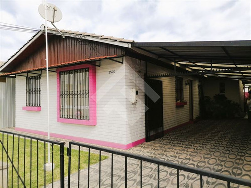 Casa En Venta De 3 Dorm. En Puente Alto