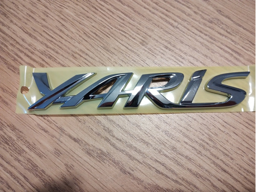 Emblema Letras Insignia De Bal Yaris 100% Original Toyota Foto 3