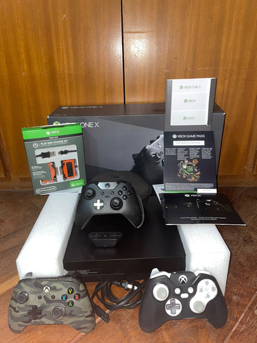 Xbox One X 1 Tb Com 2 Controles, 2 Jogos E 1 Carcaça