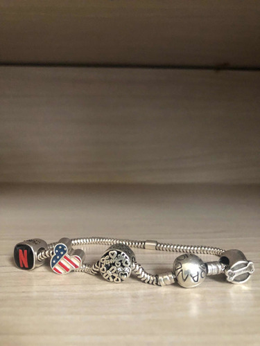 Pulseira Prata Pandora + 4 Berloques Brindes