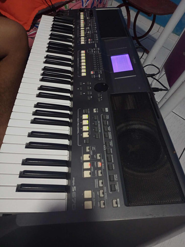 Teclado Yamaha S670