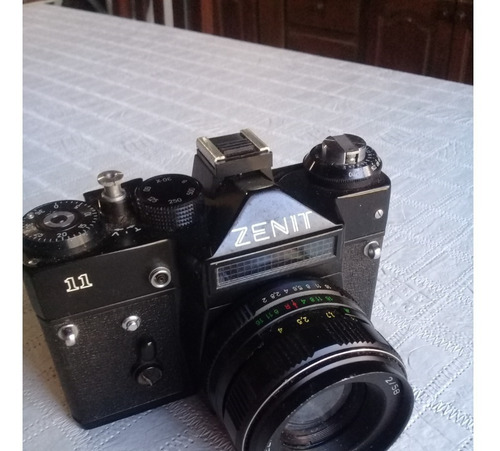 Cámara Fotográfica Zenit Antigua A Reparar 