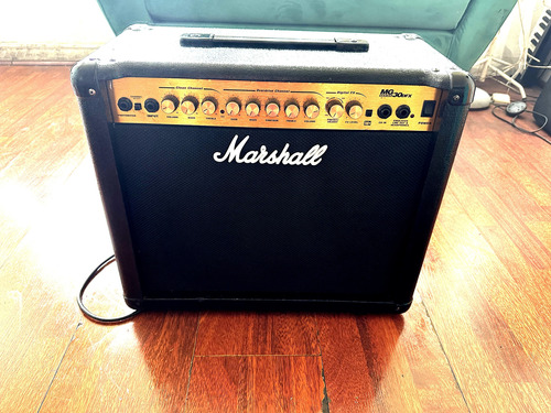 Amplificador De Guitarra Marshall Mg 30dfx Con Efectos 