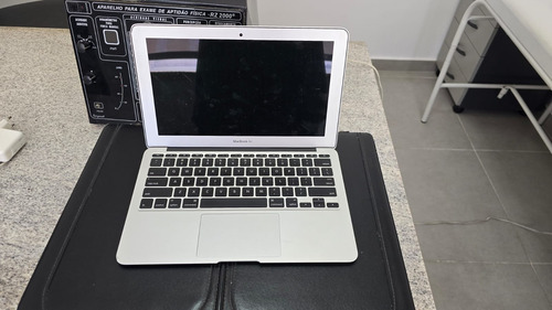 Macbook Air 2012 Extremamente Novo (10h De Uso)