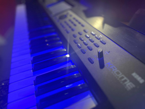 Teclado Korg Krome - 73