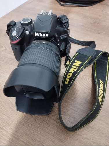 Câmera Nikon D3200 + Flash Da Triopo (usado 2x)