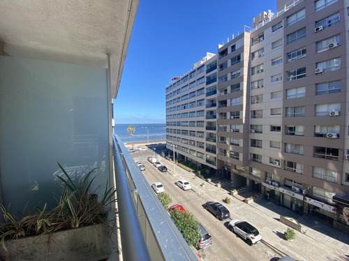 Venta De Apartamento 2 Dormitorios, 2 Baños. A 1 Cuadra De La Rambla. Pocitos! - Imagen 2