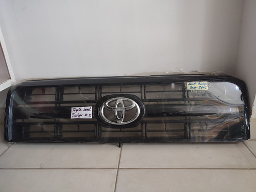 Parrilla O Careta De Toyota Land Cruiser 2010-2015 Con Emble Foto 2