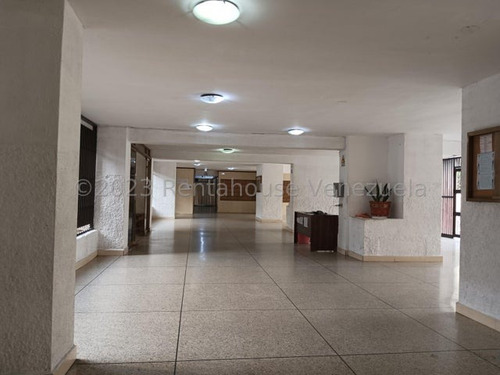 En Venta Comodo Y Bello Apartamento En El Centro Av. Baralt. Mls #23-31591. K.o. - Imagen 3