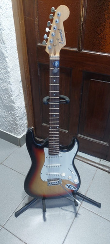 Guitarra Eléctrica Leonard Stratocaster + Pie + Funda