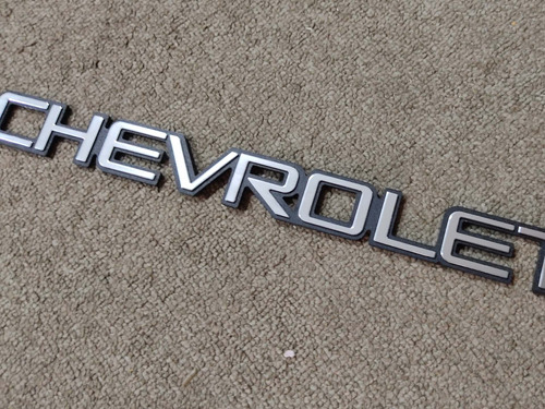 Emblema Letras Chevrolet Cheyenne Compuerta Tipo Original Foto 4