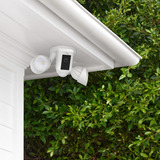 Cámara Ring Floodlight Cam Wired Plus Con Sensor Y Luces