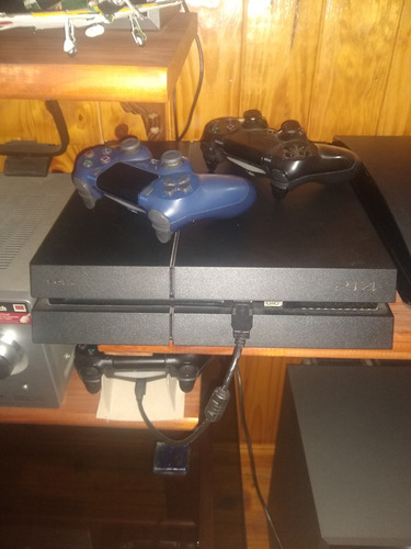 Playstation 4  2tb 3 Joystick 5 Juegos