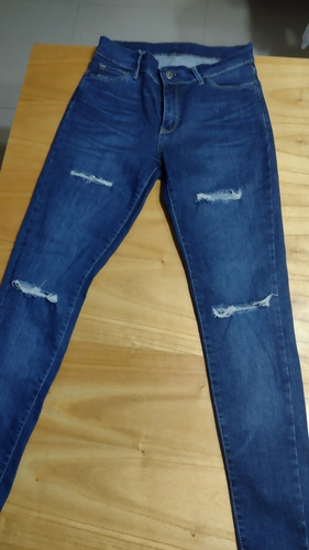 Jean Levis Original Con Roturas ,poco Uso Excelente Estado