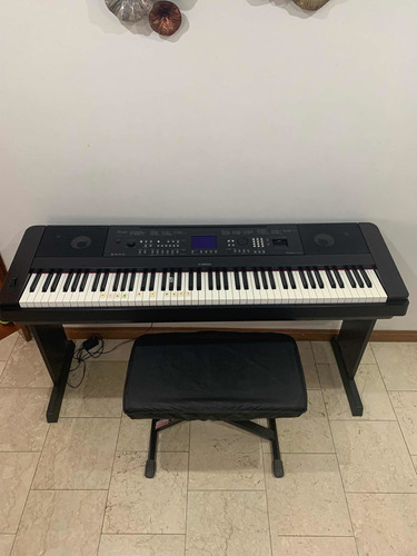 Piano Digital Yamaha Dgx650