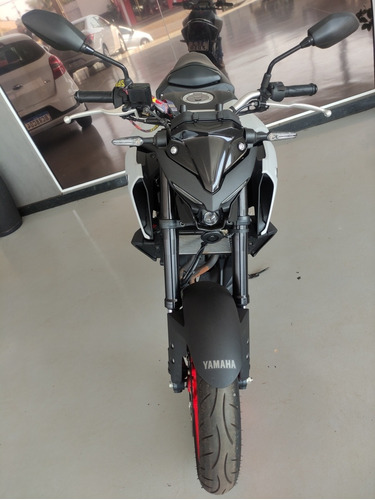 YAMAHA MT03