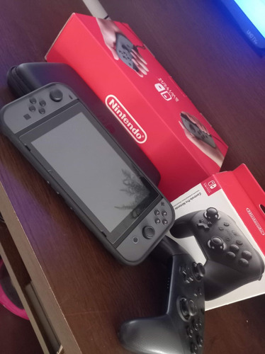 Nintendo Switch V2 - 32gb + 32gb