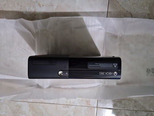 Microsoft Xbox 360 E 500gb Standard Color  Negro