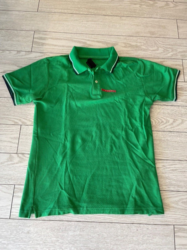 Polera Prada Verde Usada Cuello L Slim Fit Ajustada