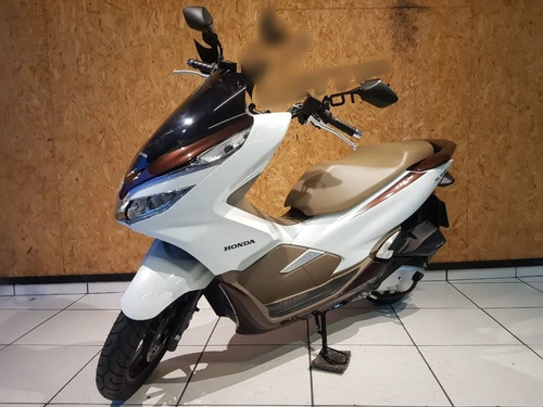 HONDA DELUXE 2021