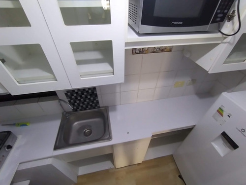 Habitación Con Baño Propio, Solo Mujeres, En San Isidro - Imagen 2