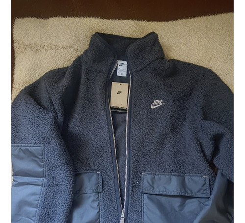 Campera Sportswear Essentials+ Nike