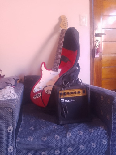Guitarra Electrica Stratocaster Parquer Y Amplificador Ross