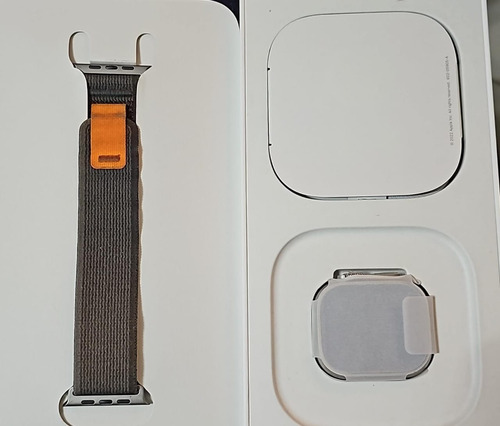 Apple Watch Ultra Loop Trail Negro/gris Pronta