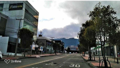 Vendo Hermoso Edificio Cerca A Unicentro