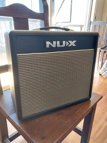 Amplificar De Guitarra Nux 20w Como Nuevo