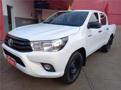 TOYOTA HILUX 2.8 STD 4X4 CD 16V DIESEL 4P MANUAL